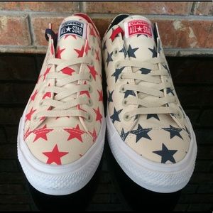 Converse Chuck Taylor Canvas Red/White/Blue Star